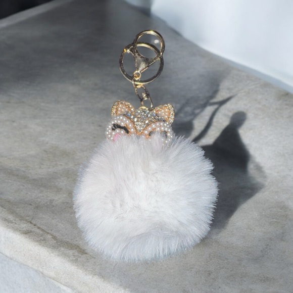 Fox Fur Ball with Artificial Fox Head Inlay Pearl Rhinestone Key/Bag Charm NWT - Picture 6 of 12